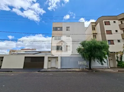 Apartamento com 3 Quartos para alugar, 142m² no Santa Mônica, Uberlândia