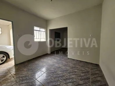 Casa com 3 Quartos para alugar, 80m² no Osvaldo Rezende, Uberlândia