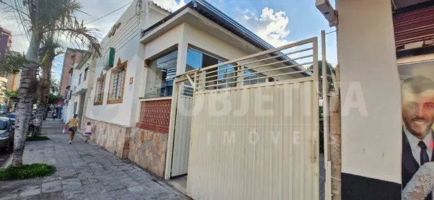 Casa com 3 Quartos para alugar, 360m² no Centro, Uberlândia