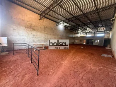 Galpão/Depósito/Armazém para alugar, 690m² no Jardim Estoril, Bauru