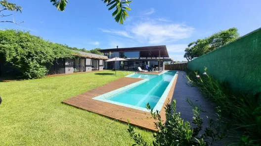 Casa de Condomínio com 4 Quartos à venda, 372m² no Araçatuba, Imbituba
