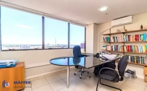 Sala Comercial com 7 Quartos à venda, 396m² no Centro Histórico, Porto Alegre