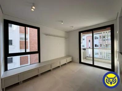Apartamento com 2 Quartos para alugar, 70m² no Centro, Florianópolis