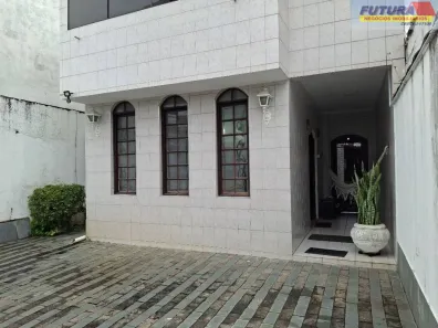 Sobrado com 3 Quartos à venda, 205m² no Centro, São Vicente