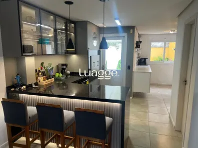 Casa com 3 Quartos para alugar, 190m² no Aberta dos Morros, Porto Alegre