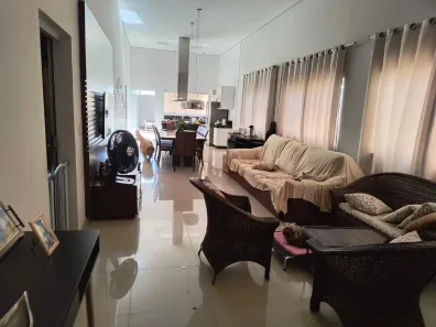 Casa de Condomínio com 3 Quartos para alugar, 220m² no Jardim Botânico, Uberlândia