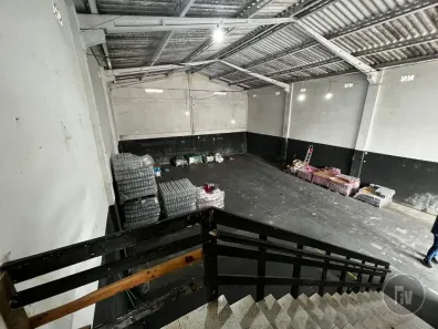 Galpão/Depósito/Armazém para alugar, 350m² no Vila Real, Balneário Camboriú