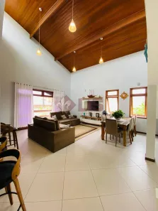 Casa com 3 Quartos para venda ou aluguel, 272m² no Indaiá, Caraguatatuba