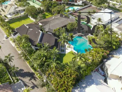 Casa de Condomínio com 11 Quartos à venda, 2026m² no Jardim Acapulco, Guarujá