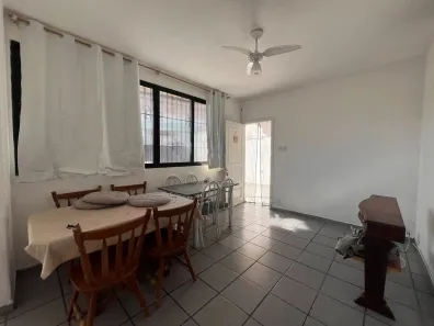 Casa de Condomínio com 2 Quartos para alugar, 64m² no Guilhermina, Praia Grande