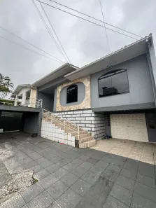 Casa com 3 Quartos para alugar, 240m² no Operária Nova, Criciúma