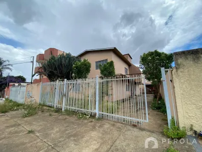 Prédio Comercial com 8 Quartos à venda, 255m² no Parque Amazônia, Goiânia