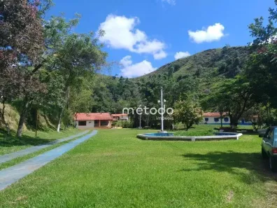 Fazenda/Sítio com 4 Quartos à venda, 2500m² no Itapeti, Guararema