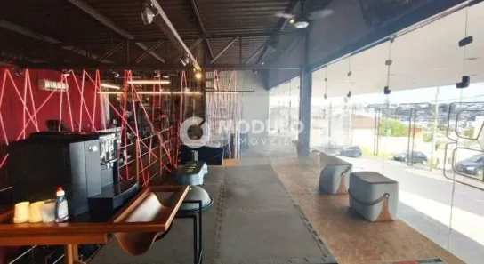 Ponto Comercial para alugar, 150m² no Centro, Uberlândia