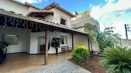 Casa com 3 Quartos à venda, 299m² no Serrano, Belo Horizonte