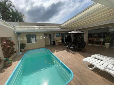 Casa com 3 Quartos à venda, 217m² no Itacorubi, Florianópolis