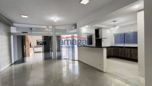 Sobrado com 4 Quartos para alugar, 220m² no Loteamento Villa Branca, Jacareí