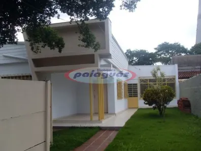 Casa com 3 Quartos para alugar, 110m² no Zona 02, Maringá
