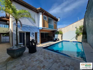 Sobrado com 4 Quartos à venda, 232m² no Estância Balneária Belmira Novaes, Peruíbe