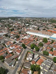 Prédio Comercial com 6 Quartos à venda, 305m² no Jardim Guanabara, Goiânia