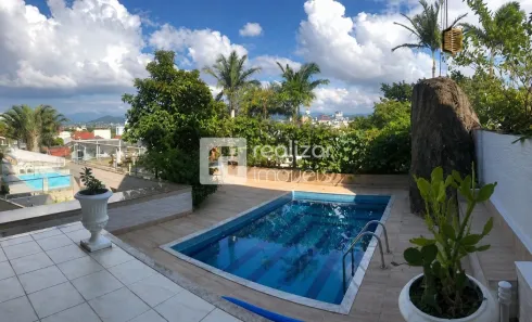Casa com 5 Quartos para alugar, 280m² no Abraão, Florianópolis