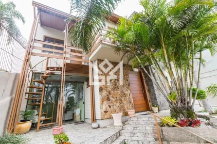Casa com 4 Quartos à venda, 284m² no Espírito Santo, Porto Alegre
