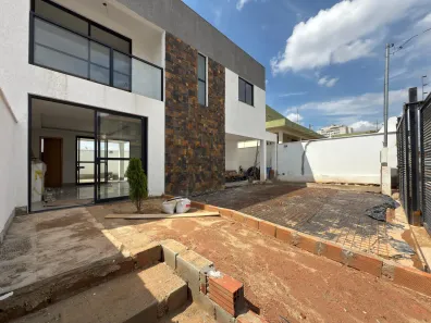 Casa com 3 Quartos à venda, 181m² no Caiçaras, Belo Horizonte