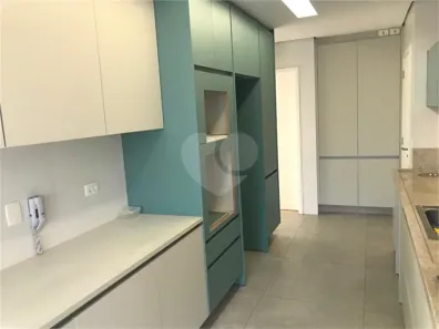 Apartamento com 2 Quartos para alugar, 260m² no Vila Albertina, São Paulo