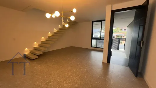 Casa com 3 Quartos à venda, 205m² no Anita Garibaldi, Joinville