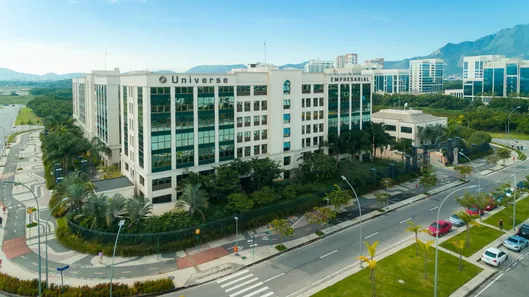Prédio Comercial para alugar, 400m² no Barra Olímpica, Rio de Janeiro