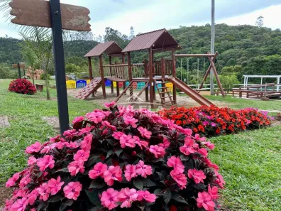 Fazenda/Sítio com 3 Quartos à venda, 180m² no Área Rural de Paraibuna, Paraibuna