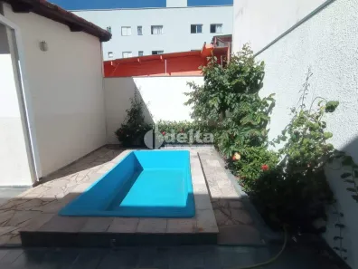 Casa com 5 Quartos à venda, 296m² no Umuarama, Uberlândia