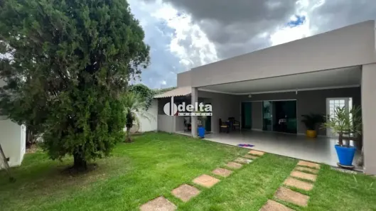 Casa com 3 Quartos à venda, 125m² no Granada, Uberlândia