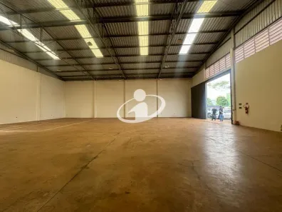 Galpão/Depósito/Armazém para alugar, 650m² no Alto Umuarama, Uberlândia