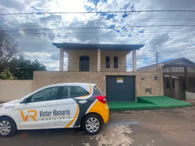 Sobrado com 3 Quartos para alugar, 10m² no Vila Fertiza, Araxá