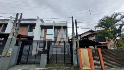 Sobrado com 2 Quartos à venda, 54m² no Santo Antônio, Joinville
