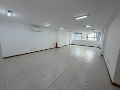Sala Comercial para alugar, 65m² no Praia do Suá, Vitória