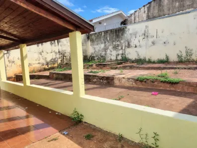 Casa com 2 Quartos para alugar, 200m² no Vila Mamedina, Lençóis Paulista
