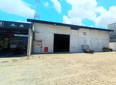 Galpão/Depósito/Armazém para alugar, 228m² no Candelária, Natal