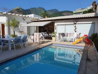 Casa com 3 Quartos à venda, 209m² no Freguesia (Jacarepaguá), Rio de Janeiro