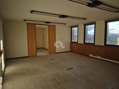 Sala Comercial à venda, 61m² no Três Figueiras, Porto Alegre