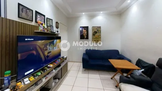 Apartamento com 2 Quartos para alugar, 55m² no Santa Mônica, Uberlândia