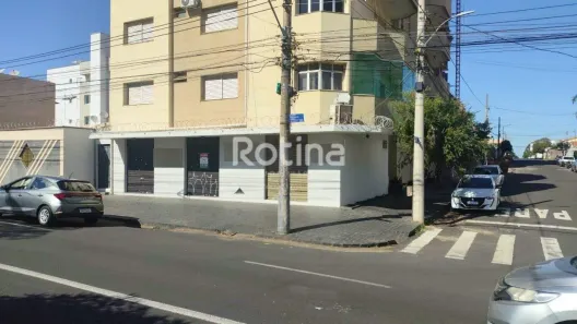 Ponto Comercial para alugar, 75m² no Segismundo Pereira, Uberlândia