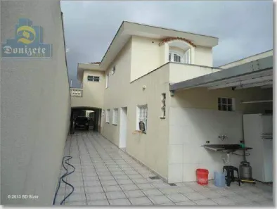 Sobrado com 4 Quartos à venda, 225m² no Vila Scarpelli, Santo André