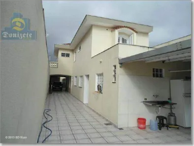 Sobrado com 4 Quartos à venda, 295m² no Vila Scarpelli, Santo André