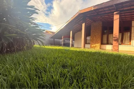 Casa com 3 Quartos para alugar, 300m² no Vila Santista, Atibaia