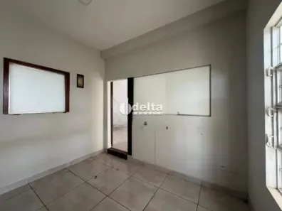 Casa com 3 Quartos à venda, 235m² no Morada da Colina, Uberlândia