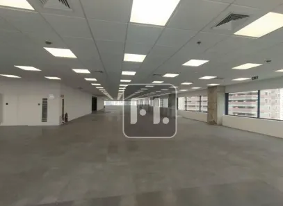 Sala Comercial para alugar, 789m² no Parque Industrial Tomas Edson, São Paulo