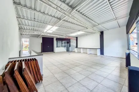 Imóvel Comercial para alugar, 301m² no Democrata, Juiz de Fora