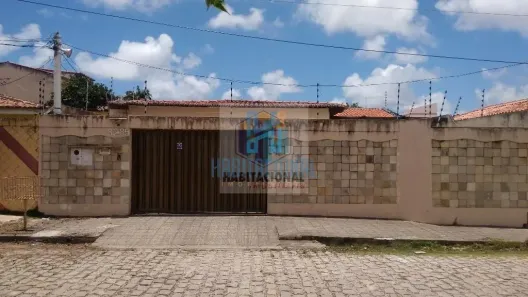 Casa com 3 Quartos à venda, 205m² no Candelária, Natal